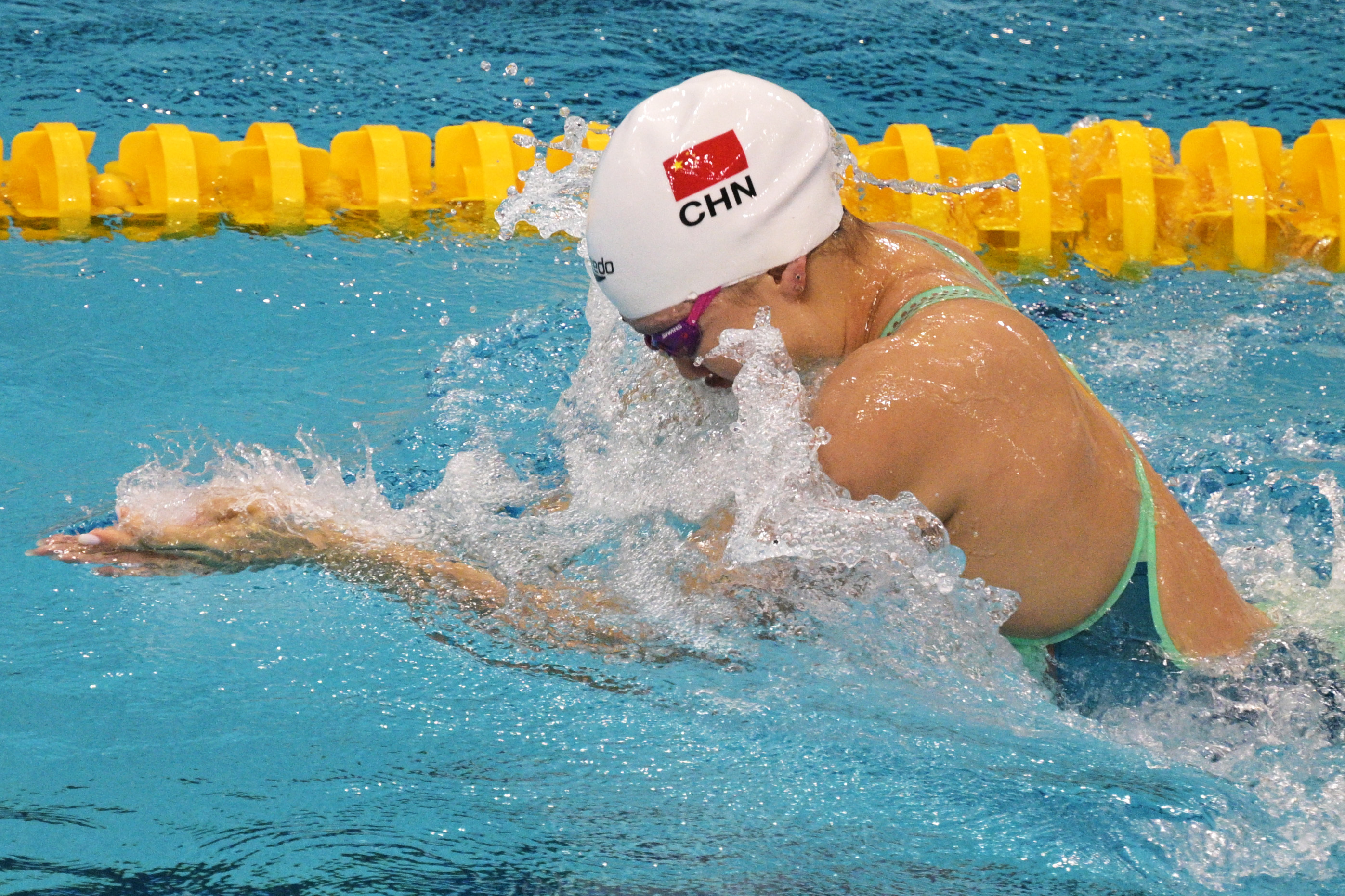 游泳比赛法国选手游出佳绩夺得冠军 游泳比赛法国选手游出佳绩夺得冠军