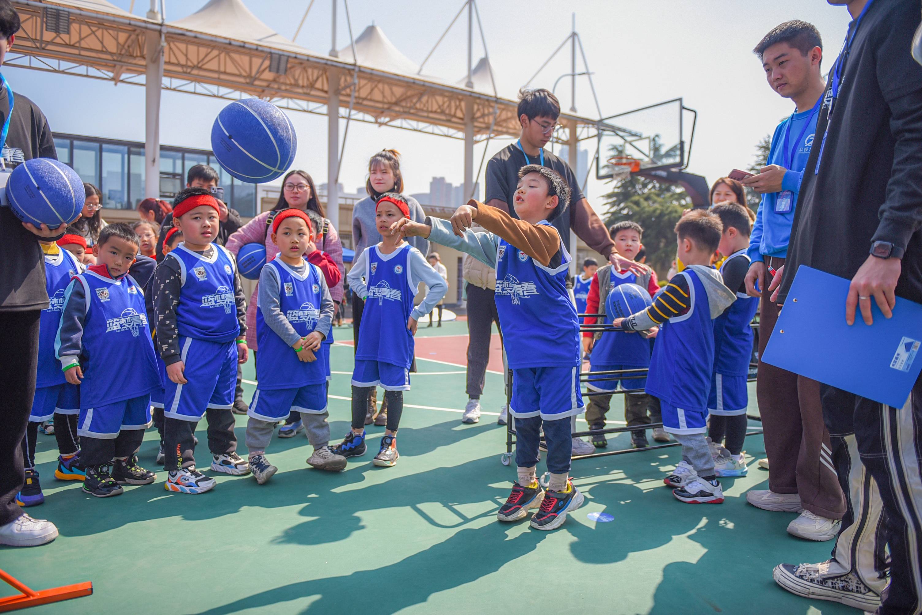 篮球赛事风云变幻,球员状态起伏不定的简单介绍 篮球赛事风云变幻,球员状态起伏不定的简单介绍