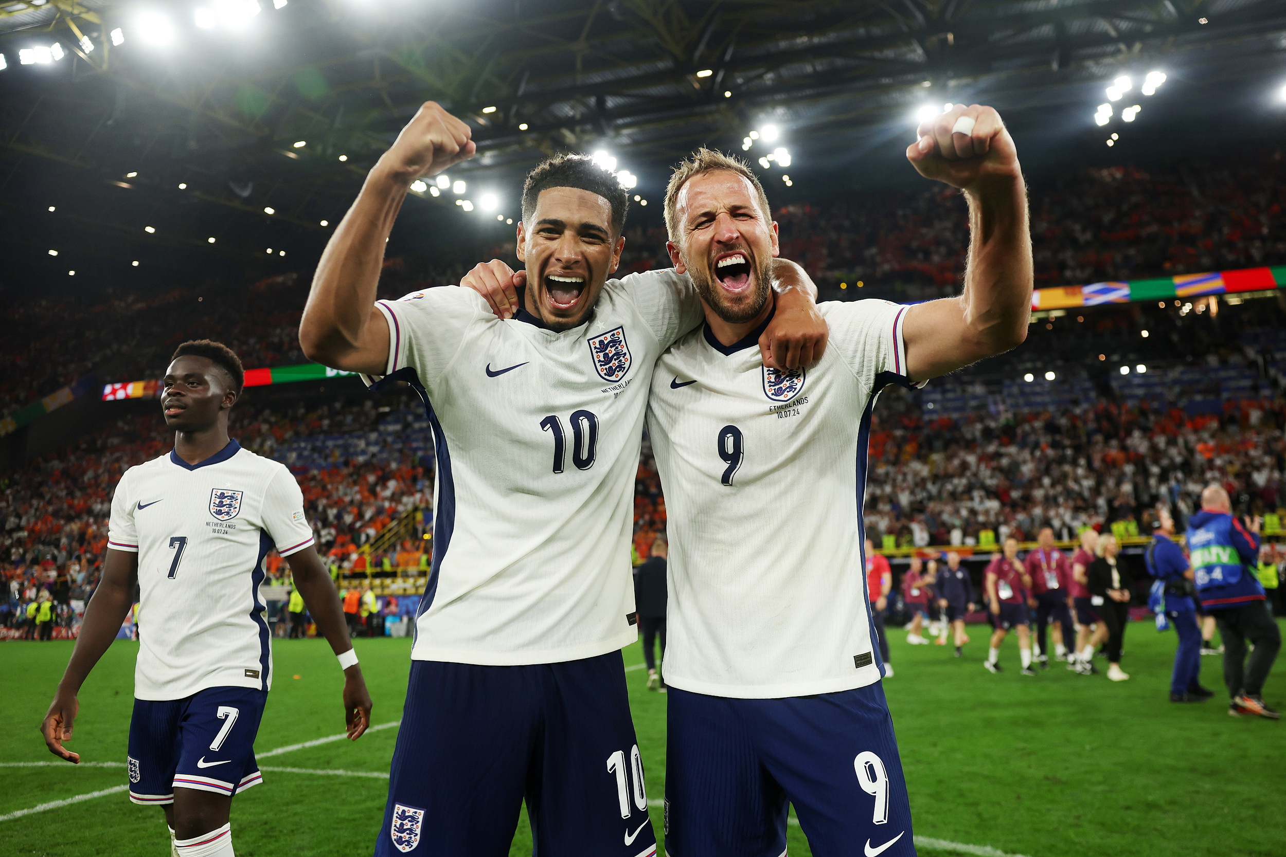 英格兰队球员捷足先登,备战欧洲杯预选赛的简单介绍 英格兰队球员捷足先登,备战欧洲杯预选赛的简单介绍