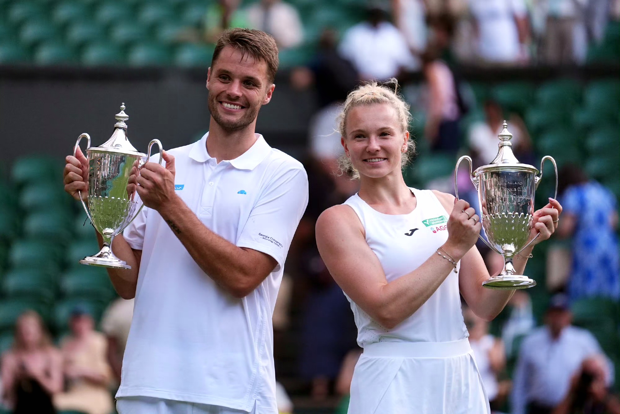 法网翻盘温网，西西帕斯带队取胜