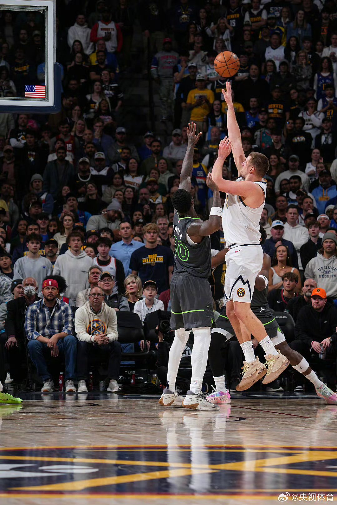 天津队鏖战江苏队,约基奇关键制胜 天津队鏖战江苏队,约基奇关键制胜