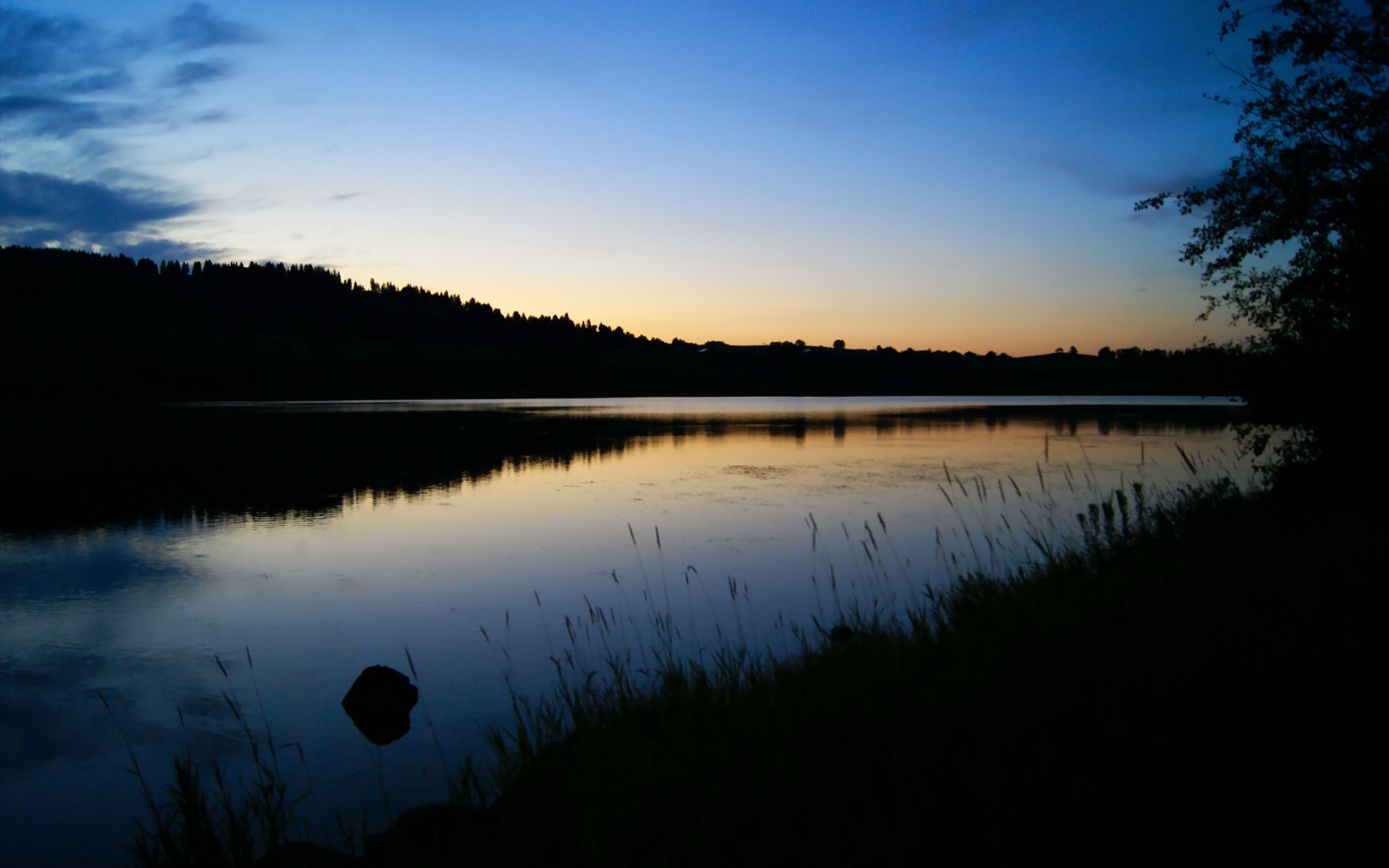 雷火电竞充值-杜兰特防守端化身铁闸锁死对手，篮网客场强势击败新疆队迎关键胜利